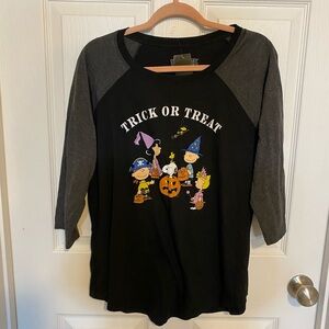 Torrid size 00x 10 M/L Peanuts Halloween Snoopy Graphic Tee Trick or Treat
